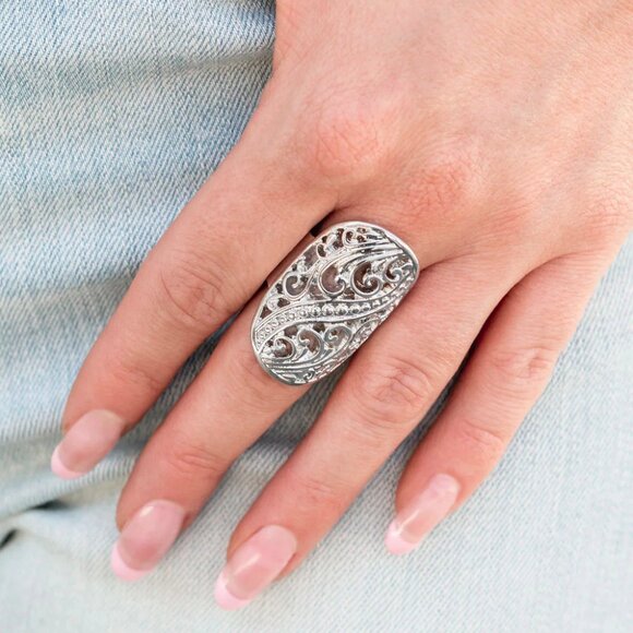 Paparazzi Jewelry Accessories - Pier Paradise - Silver Ring - Vintage - Picture 3 of 4